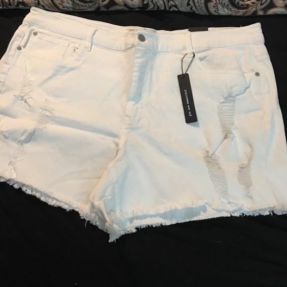 Dollhouse Pants - Dollhouse white denim shorts size 24